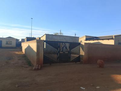 House For Sale in Moleleki, Katlehong