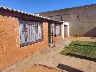 House For Rent in Naledi Ext 2, Soweto