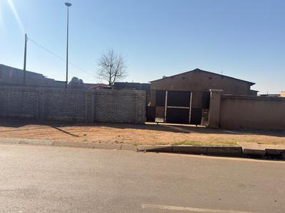 House For Sale in Palime, Katlehong
