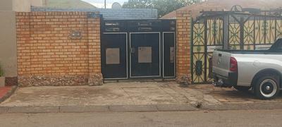 House For Rent in Jabavu, Soweto