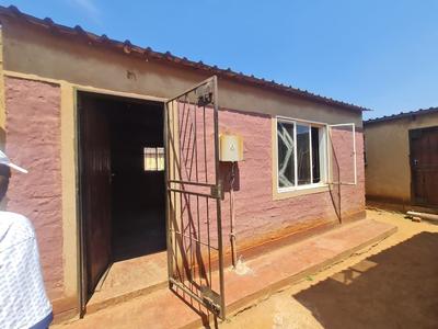 House For Sale in Phumula, Katlehong