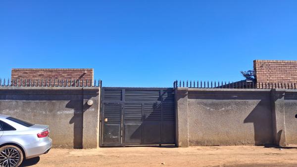 House For Sale in Buhle Park, Germiston