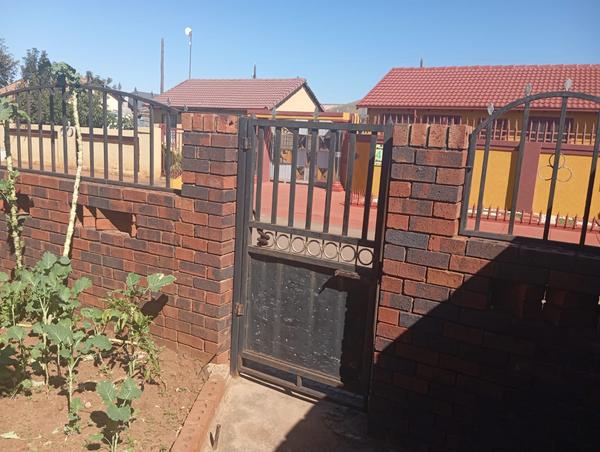 Property For Sale in Thokoza Ext 2, Thokoza