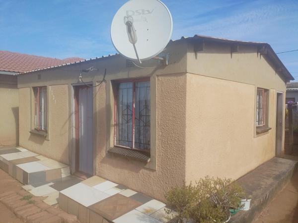 Property For Sale in Zonkizizwe, Katlehong