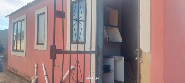 House For Sale in Palm Ridge, Alberton